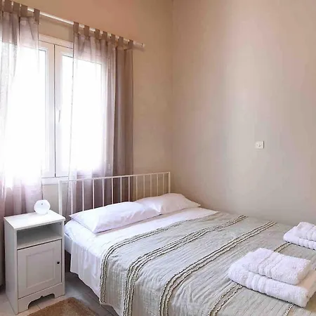 度假居 Mirsinia Mérichas